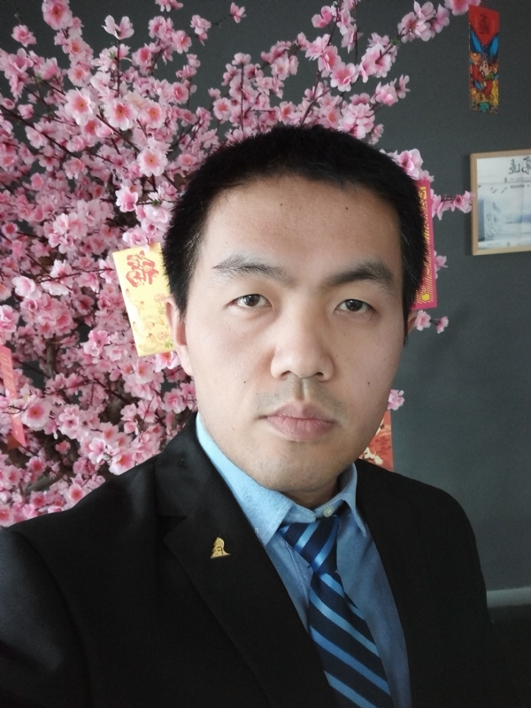 我就是个翻译的第一张照片--郑州相亲服务中心