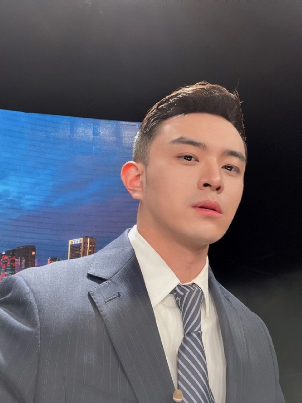 韩哥的第二张照片--郑州相亲服务中心