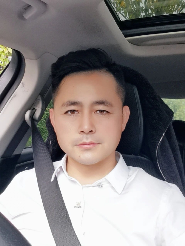 阿华大人的第一张照片--郑州相亲服务中心