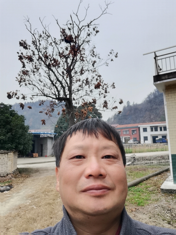 苏众青春冲浪的第一张照片--郑州相亲服务中心