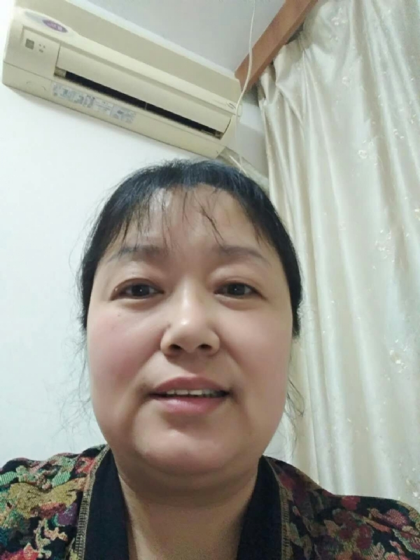 雨中漫步的第一张照片--郑州相亲服务中心