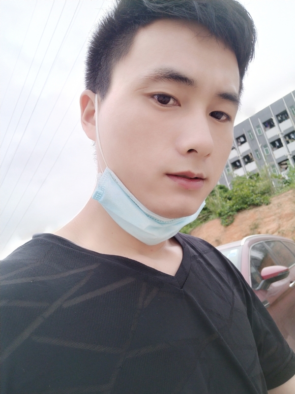 何凡的第二张照片--郑州相亲服务中心