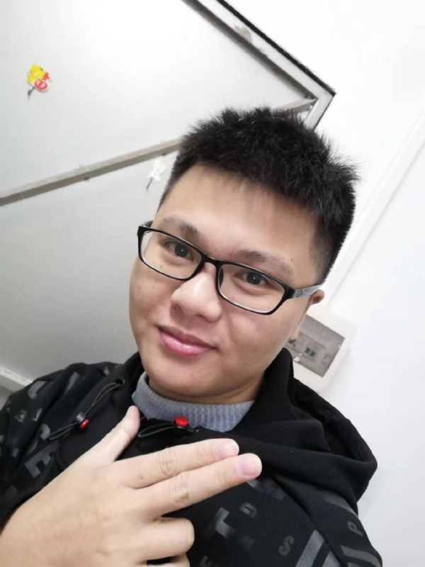 小小梦执的第一张照片--郑州相亲服务中心