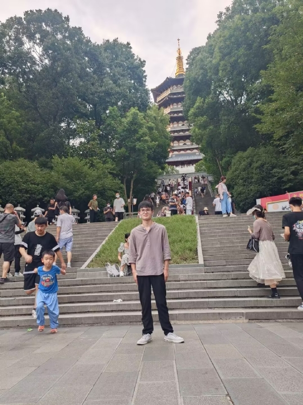 阳光男孩的第二张照片--郑州相亲服务中心