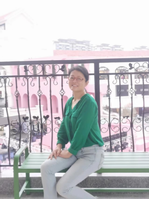 丽华的第六张照片--郑州相亲服务中心