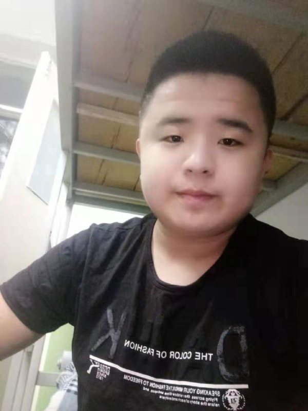 打小就爱淘气的第一张照片--郑州相亲服务中心