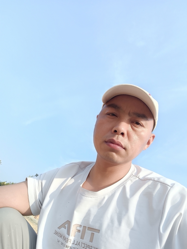 哥哥的第一张照片--郑州相亲服务中心