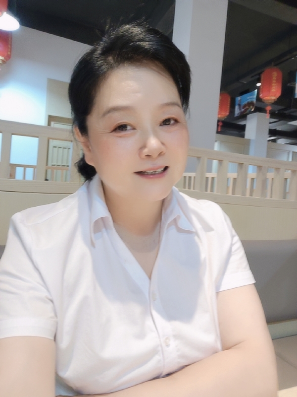 丁姐爱生活的第一张照片--郑州相亲服务中心