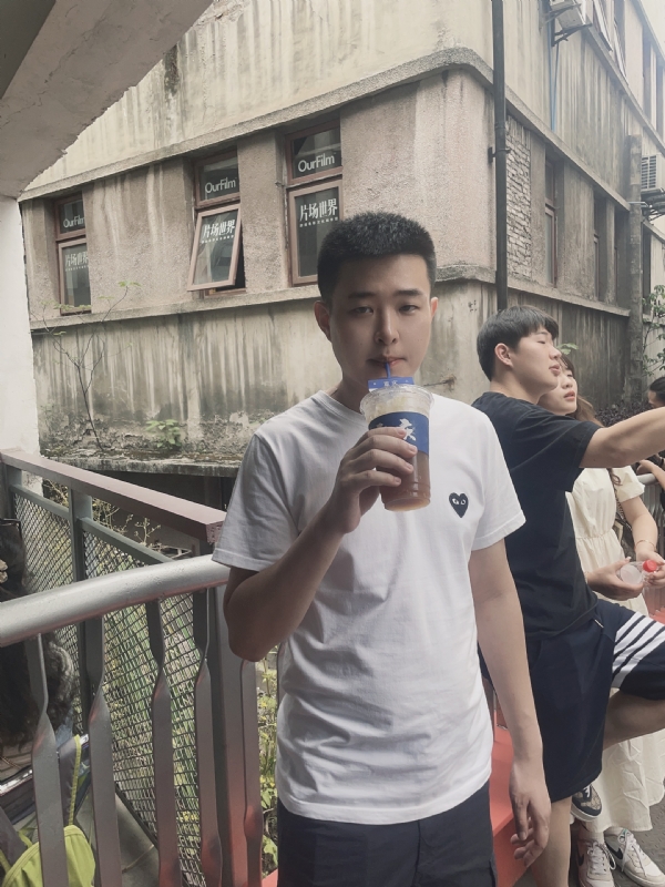 尚龙的第二张照片--郑州相亲服务中心