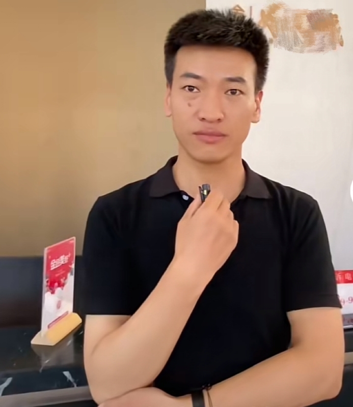 一杯梁白开的第一张照片--郑州相亲服务中心