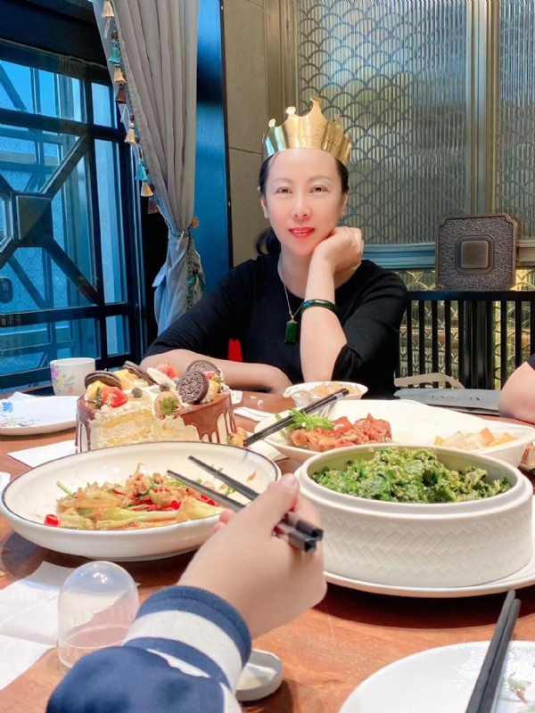 红红的第二张照片--郑州相亲服务中心