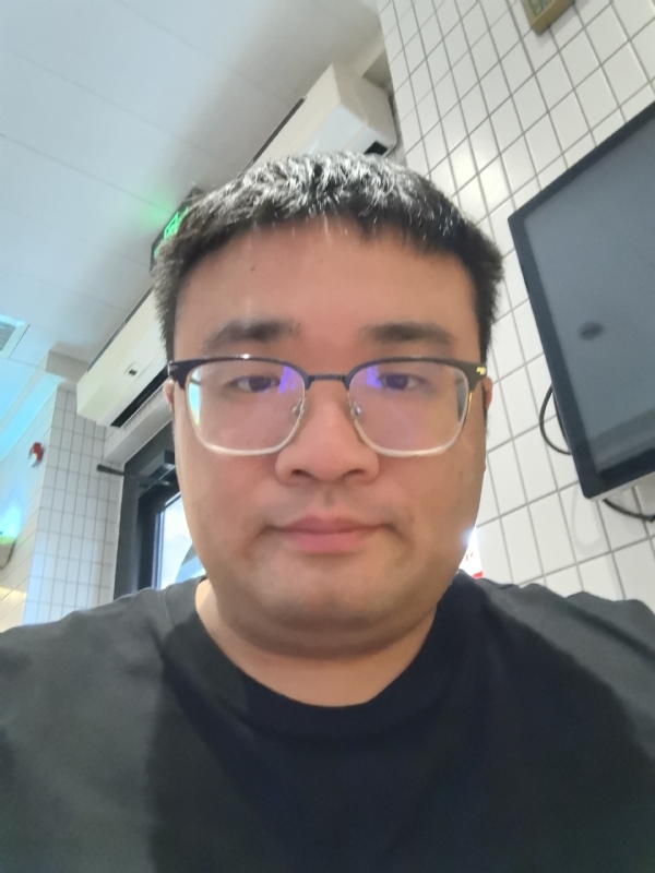 君临天下的第三张照片--郑州相亲服务中心