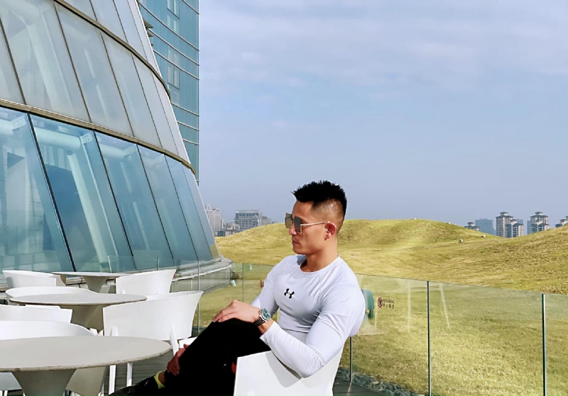 保家卫国的第二张照片--郑州相亲服务中心