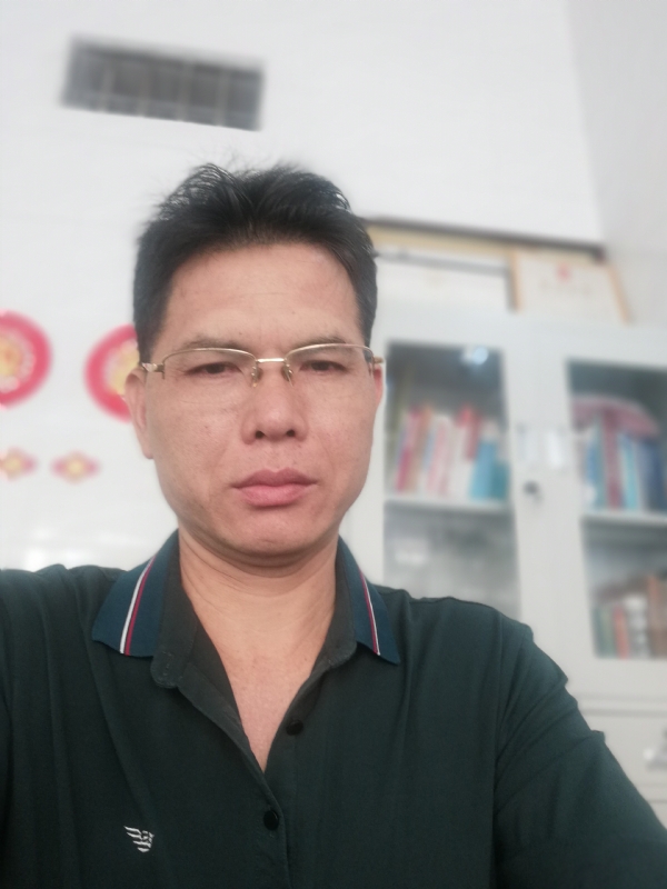 后视镜的第二张照片--郑州相亲服务中心