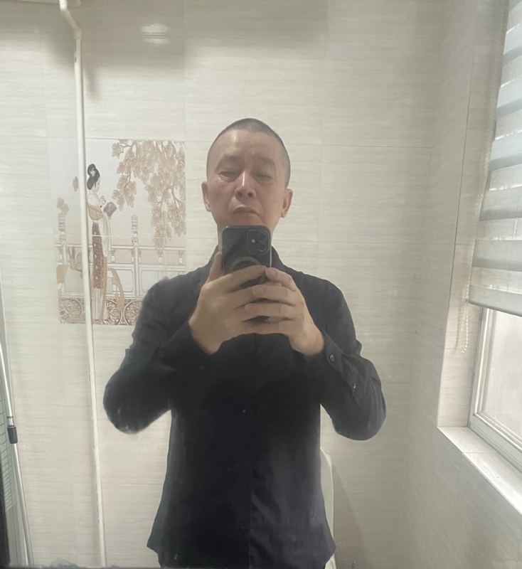 荣哥的第一张照片--郑州相亲服务中心