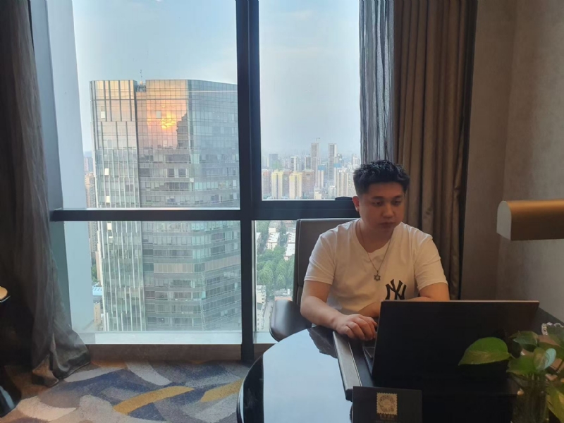 ying的第一张照片--郑州相亲服务中心