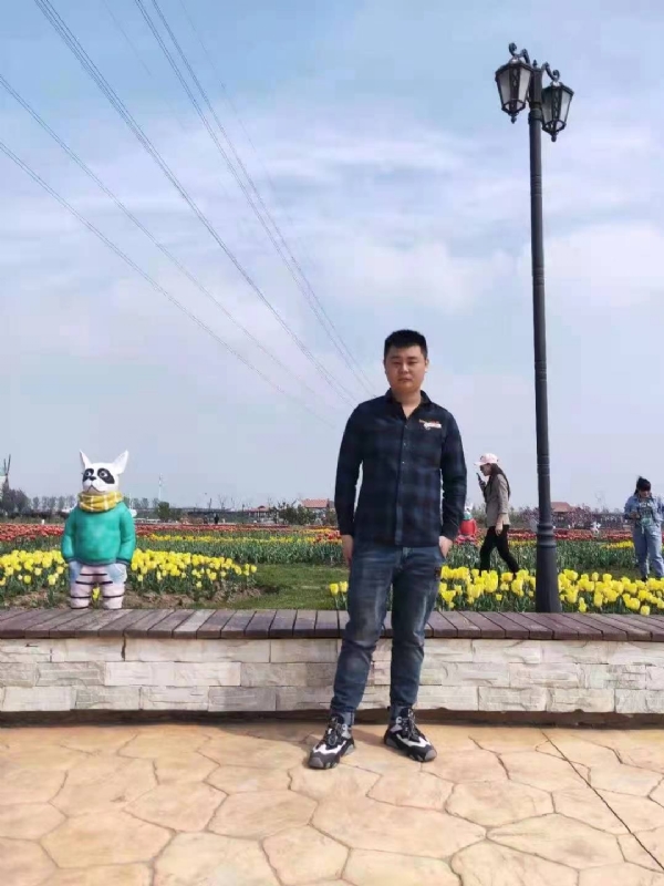 海阔天空的第一张照片--郑州相亲服务中心