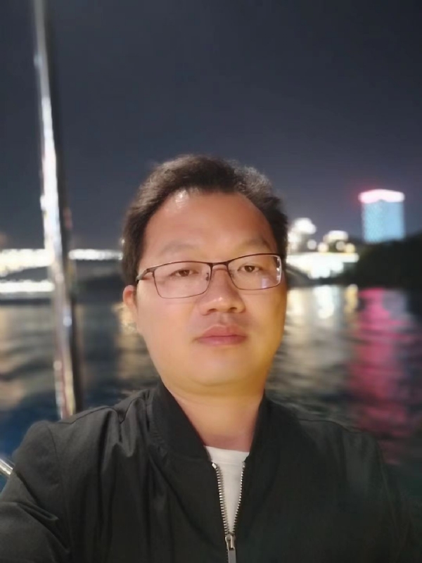 祝你平安的第一张照片--郑州相亲服务中心