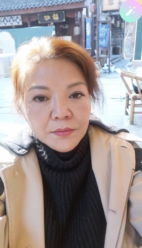 宛霞的第二张照片--郑州相亲服务中心