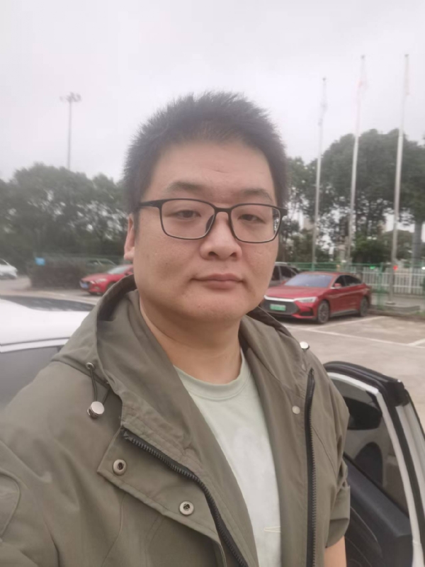 Russell的第一张照片--郑州相亲服务中心
