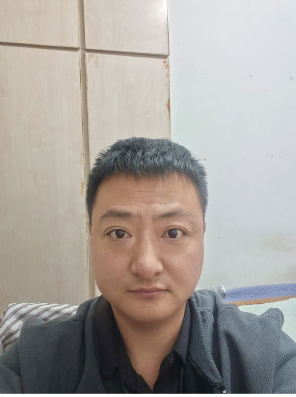 追爱大叔的第一张照片--郑州相亲服务中心