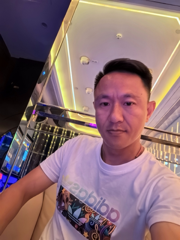 辞岸的第一张照片--郑州相亲服务中心