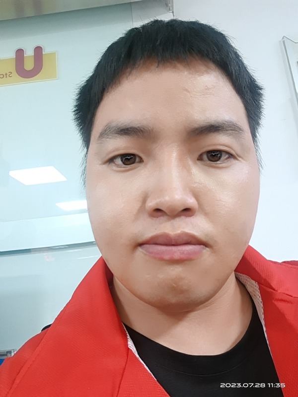 匆忙的第二张照片--郑州相亲服务中心