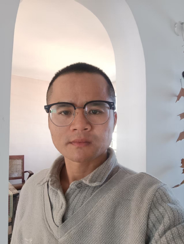 戴戴的第二张照片--郑州相亲服务中心