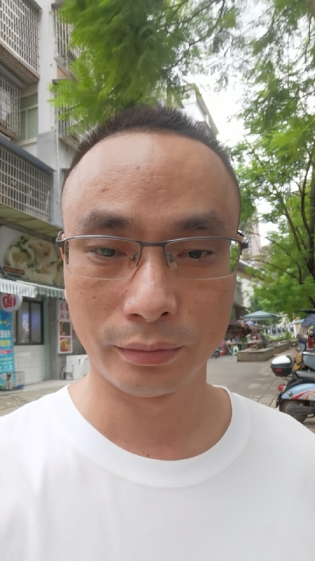 孤狼的第一张照片--郑州相亲服务中心