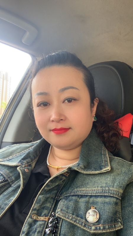 云中的蝶的第一张照片--郑州相亲服务中心